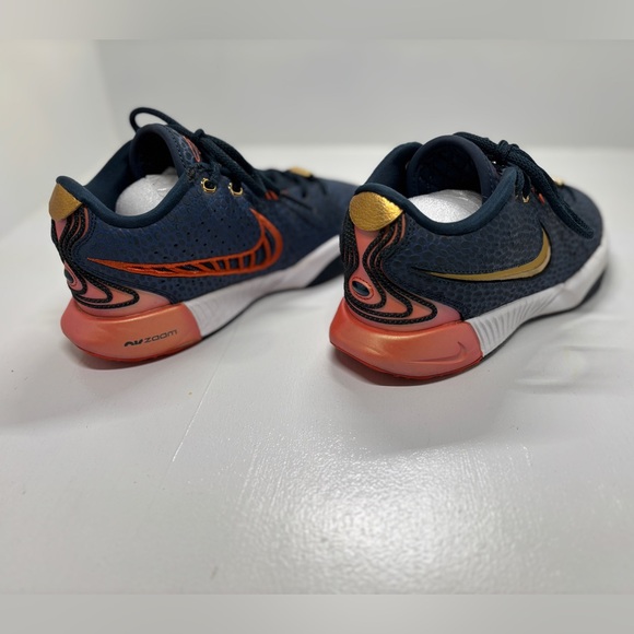 Nike LeBron XXI (21) SE "Olympic" basketball shoes, kids size 4Y - Picture 5 of 14